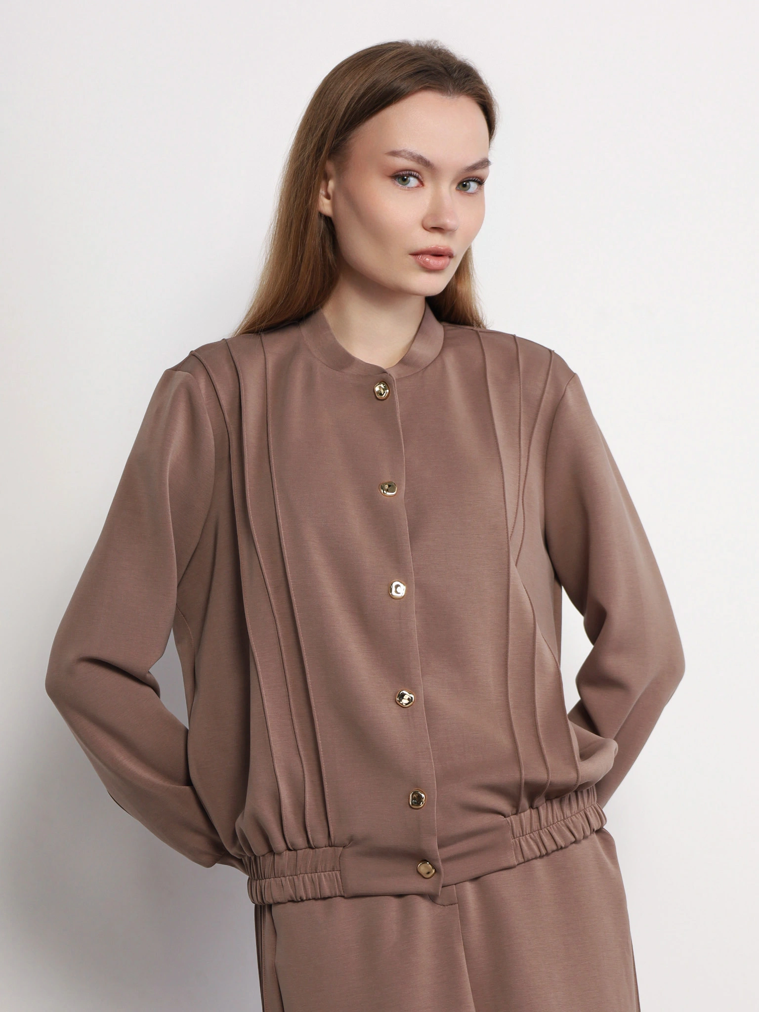 Жакет трикотажный бежевого цвета прямого кроя